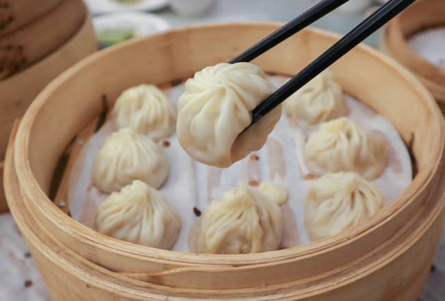 Steamed Shanghai Style Mini Pork Bun 小笼